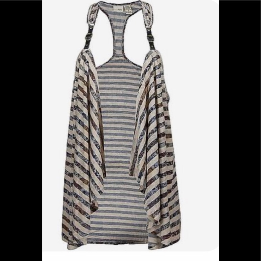 Daytrip fly-away vest with unique leather straps